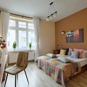 bright-apartment-at-the-old-town.krakowhotelspoland.com/