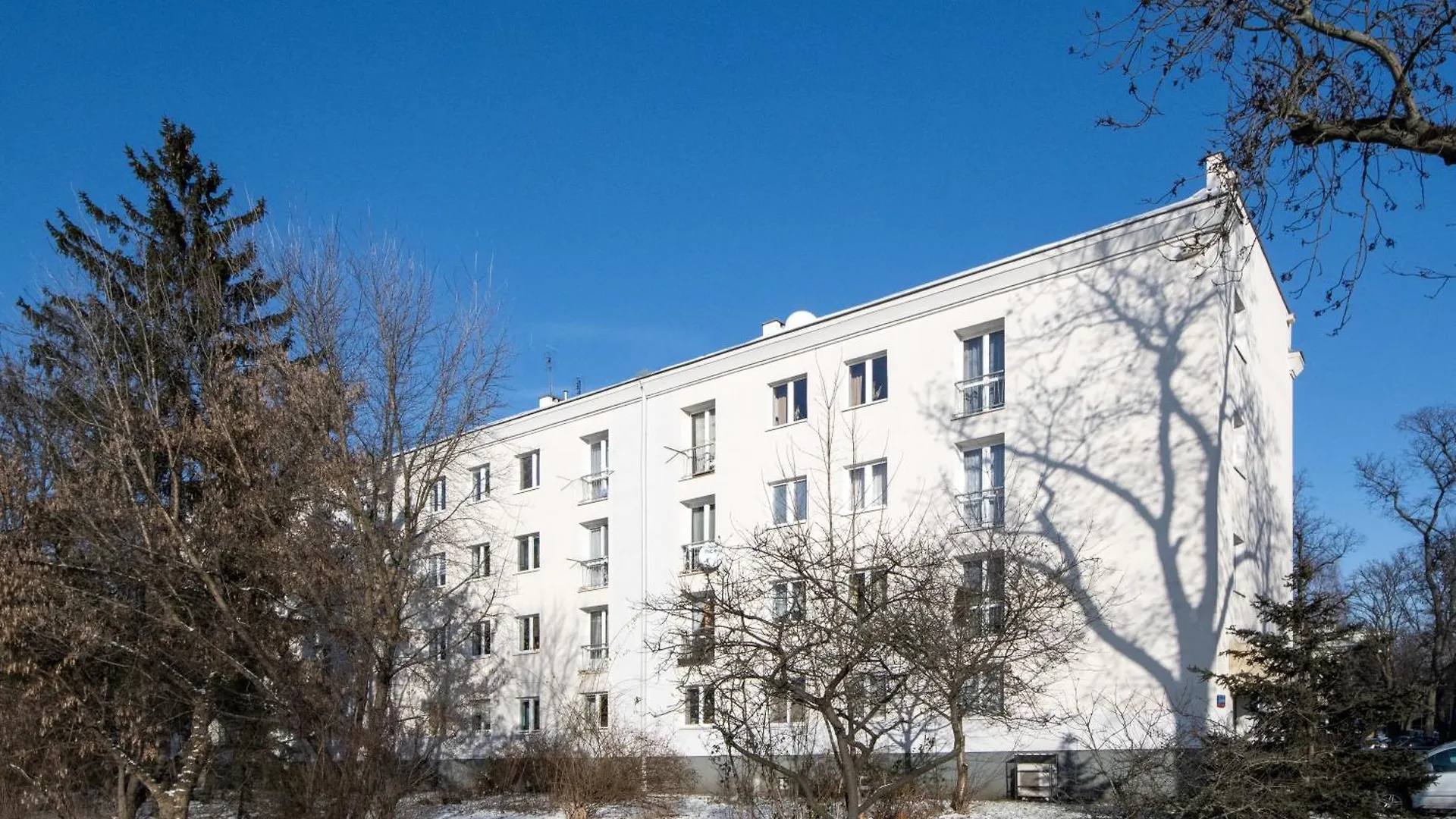 Superapart Komitetu Obrony Robotnikow 42A Варшава